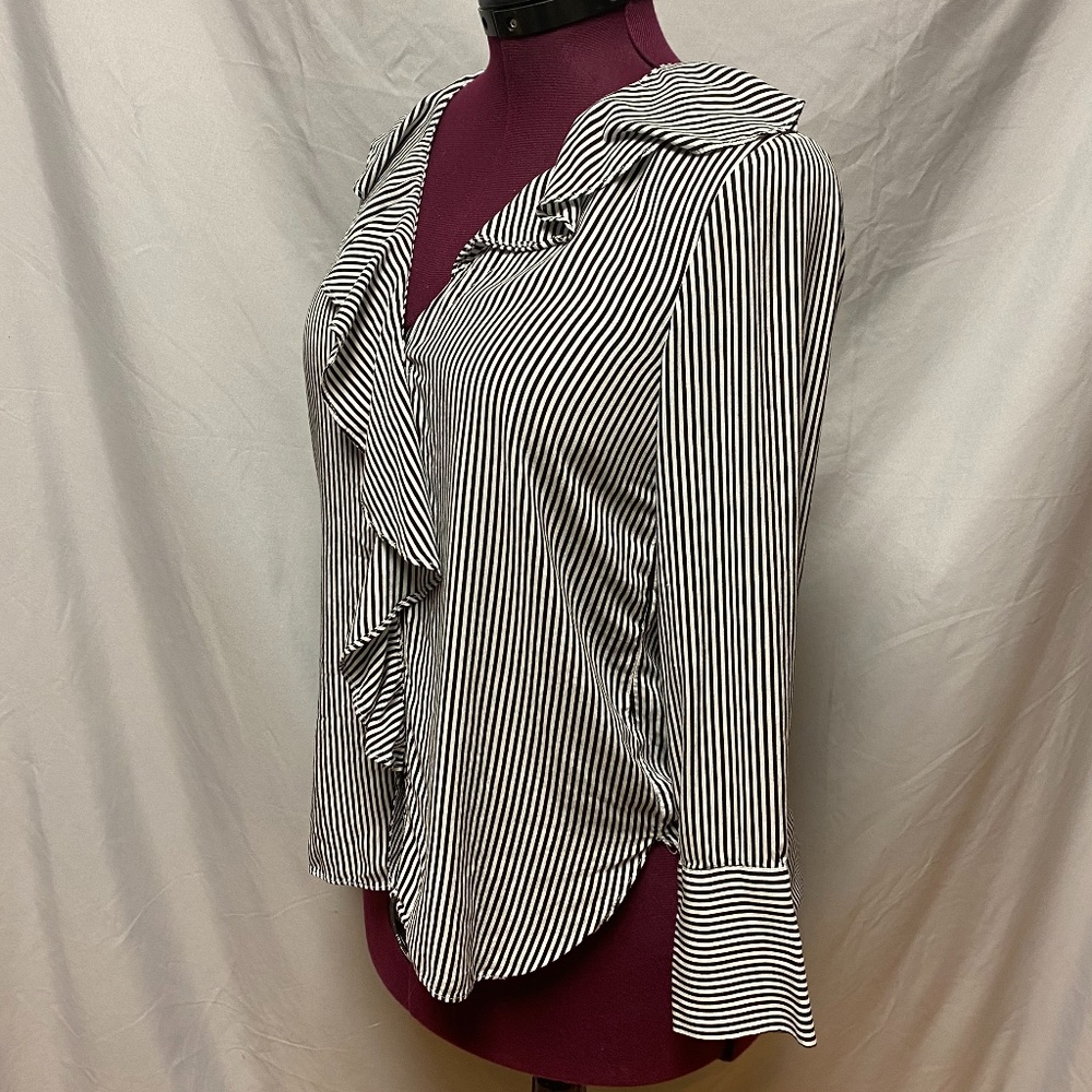 Zara Basic button down ruffle front blouse - Picture 2 of 6